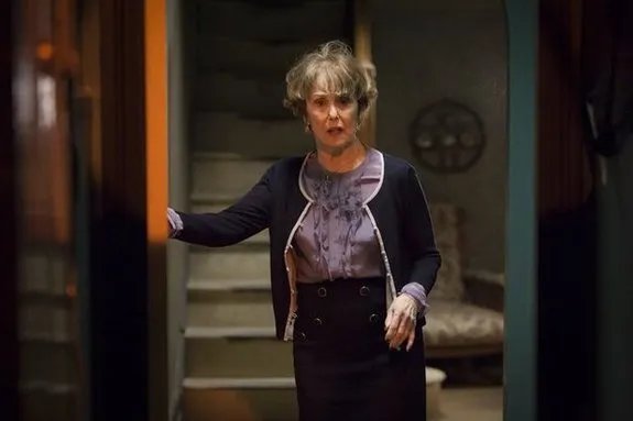 Eine der vielen Höhepunkte in %26bdquo;The Empty Hearse%26ldquo;: Una Stubbs als Mrs. Hudson. &copy; BBC