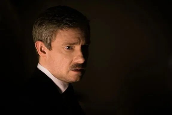 Der Stein mehrfachen Anstoßes: Watsons (Martin Freeman) neuer Schnurrbart. &copy; BBC