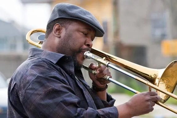 Ein letztes Mal darf Antoine Batiste (Wendell Pierce) sein Posaunentalent zum Besten geben. &copy; HBO
