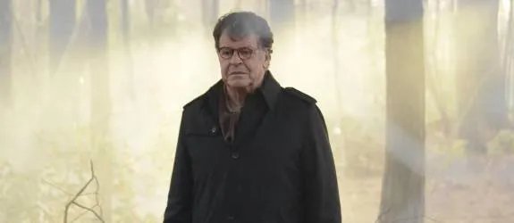 Henry Parrish (John Noble) unterstützt die Mächte des Guten wieder einmal nach allen Kräften. &copy; FOX