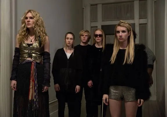 Don%26#039;t mess with the Coven: Jung- und Althexen vereint gegen den Axeman. &copy; FX