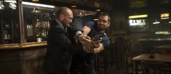 Hood (Antony Starr) und Quentin (Andrew Howard) treffen auf einander. © Cinemax