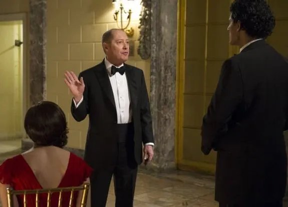 Raymond Reddington (James Spader) muss seinem Schützling aus der Patsche helfen. © NBC