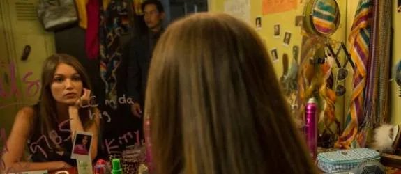Was führt Rebecca (Lili Simmons) wohl im Schilde? &copy; Cinemax