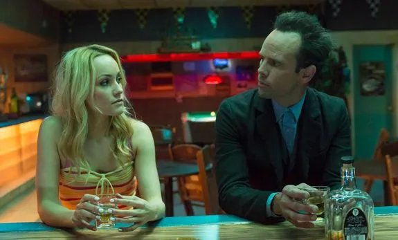 Teri (Cathy Baron) gibt Boyd (Walton Goggins) unabsichtlich eine explosive Idee. &copy; FX