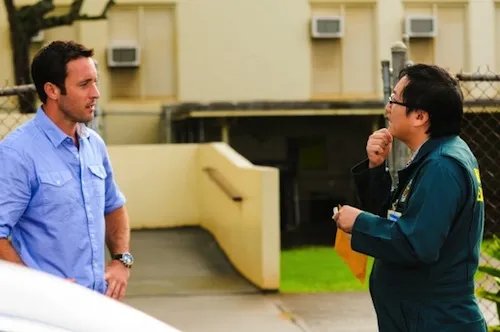 Steve und Dr. Max Bergman in %26bdquo;Hawaii Five-0%26ldquo;. &copy; Norman Shapiro/CBS