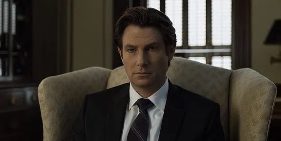 Seth Grayson (Derek Cecil) hätte Frank Underwood gefährlich werden können - passiert aber nicht. &copy; Netflix