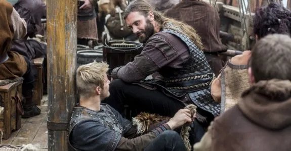 Besondere Beziehung zwischen Neffe und Onkel: Bjorn (Alexander Ludwig) und Rollo (Clive Standen) © History