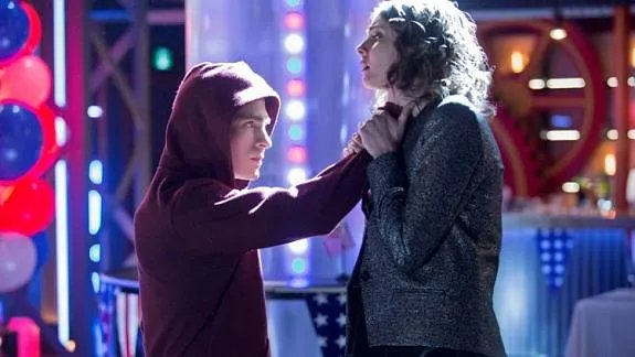 Szenenfoto aus der Episode %26bdquo;Seeing Red%26ldquo; der US-Serie %26bdquo;Arrow%26ldquo; &copy; The CW