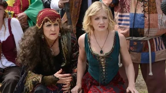 Mary Lou Rosato und Erin Way sind zu Gast in %26bdquo;Warehouse 13%26ldquo;. &copy; Syfy