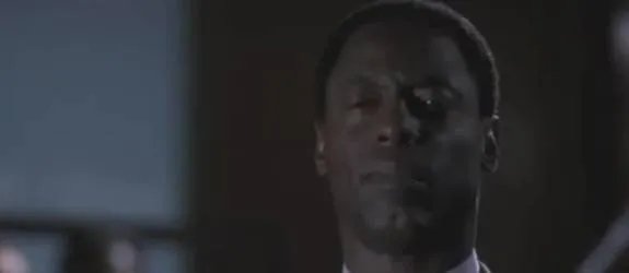 Ja; wen haben wir denn da...? Jupp; es ist Isaiah Washingtons Proston Burke. &copy; ABC