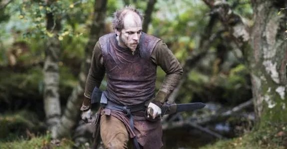 Treibt ein undurchsichtiges Spiel mit uns: Der eigentümliche Floki (Gustaf Skarsgard). &copy; History