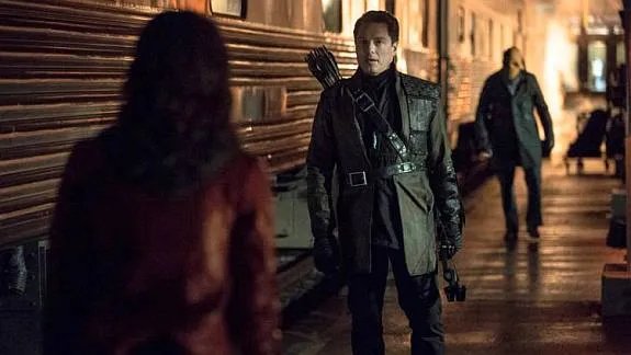 Szenenfoto aus der Episode %26bdquo;Streets of Fire%26ldquo; der US-Serie %26bdquo;Arrow%26ldquo; &copy; The CW