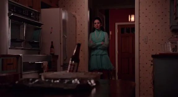 Die Rache des verstoßenen Ehemanns: Trudy (Alison Brie) und der Bierflaschenkuchen &copy; AMC
