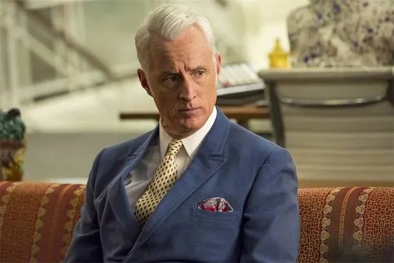 Roger Sterling (John Slattery) zeigt überraschend die Fähigkeit zur Wandlung. &copy; AMC