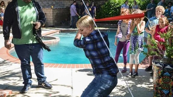 Jennifer (Jaime Pressly) lässt ihrem Frust freien Lauf. &copy; TV Land