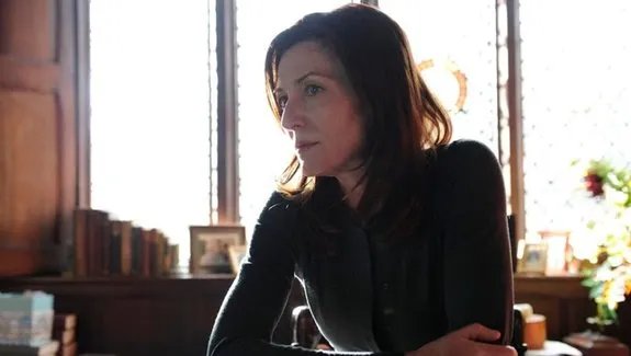 Margot Al-Harazi (Michelle Fairley) schreckt selbst vor dem Mord an ihrer eigenen Tochter nicht zurück. © FOX