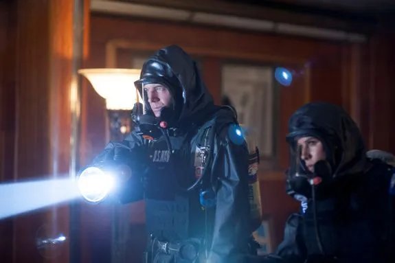 Capt. Tom Chandler (Eric Dane) und Dr. Rachel Scott (Rhona Mitra) &copy; TNT