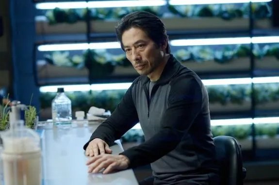 Der Japaner Hiroyuki Sanada als geheimnisvoller Dr. Hiroshi Hatake &copy; Syfy