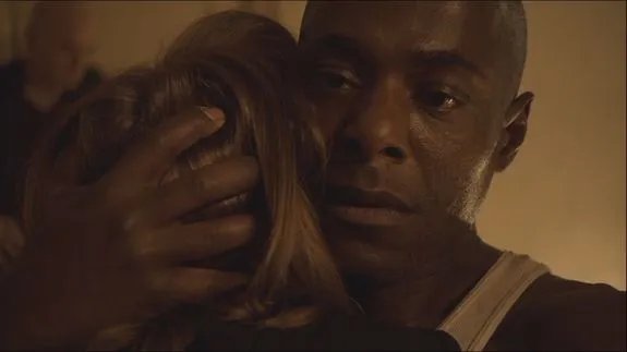 Am Ende findet Nora bei Wunderheiler Wayne (Joseph Paterson) Erlösung. © HBO