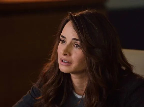 An ihrer Belastungsgrenze: Nora (Mia Maestro) in %26bdquo;Runaways%26ldquo; &copy; The FX