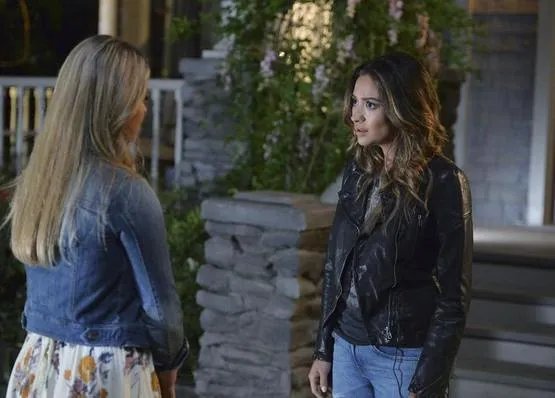 Emily sagt Alison ihre Meinung in %26bdquo;Pretty Little Liars%26ldquo; © ABC FAMILY/Eric McCandless