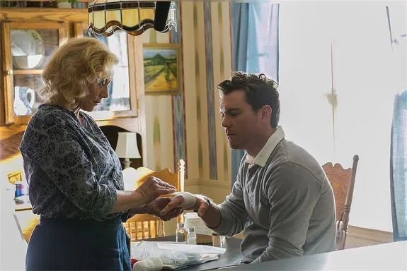 Charaktere wie Janet (J. Smith-Cameron) und Teddy (Clayne Crawford) bekamen in der neuen Staffel mehr Raum zur Entfaltung. © Sundance