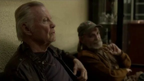 Mick (Jon Voight) und Shorty (Steph DuVall) planen ihren nächsten Zug. &copy; Showtime