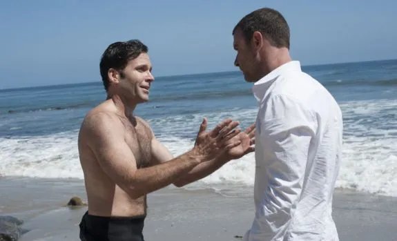 Steve (Eion Bailey) teilt seine Philosophie mit dem skeptischen Ray (Liev Schreiber). &copy; Showtime