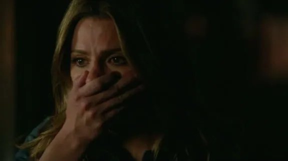 Beckett versucht an Castle zu glauben. &copy; ABC