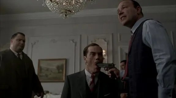 Van Alden (Michael Shannon) in äußerst prekärer Lage. &copy; HBO