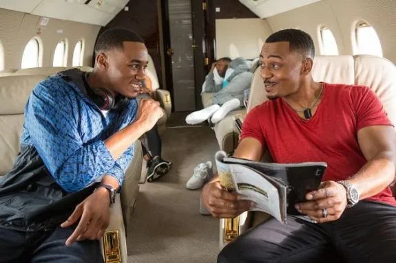 Gemeinsam auf der Überholspur: Cam (Jessie Usher) und Reggie (RonReaco Lee). &copy; Starz