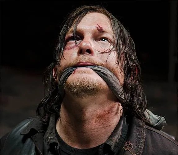 Szenenfoto aus der %26bdquo;Walking Dead%26ldquo;-Episode %26bdquo;No Sanctuary%26ldquo; &copy; AMC