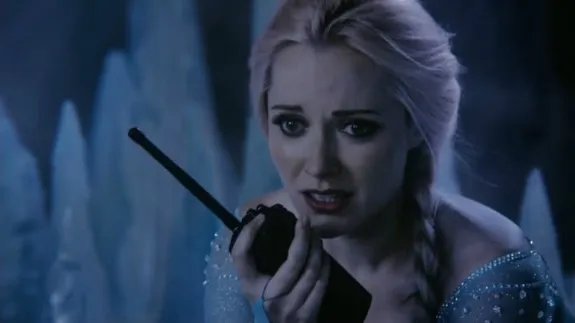 Elsa (Georgina Haig) ist mit der Situation überfordert. &copy; ABC