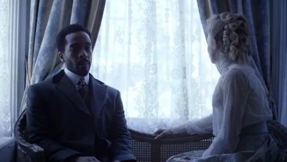 Edwards (Andre Holland) gemeinsam mit Cornelia (Juliet Rylance) in %26bdquo;Crutchfield%26ldquo; &copy; Cinemax