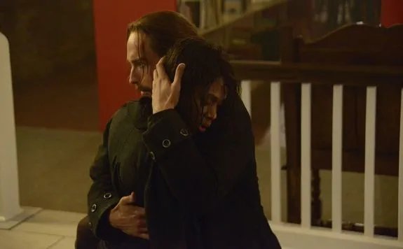 Knappe Kiste: Abbie (Nicole Beharie) und ihr Retter Ichabod (Tom Mison). &copy; FOX