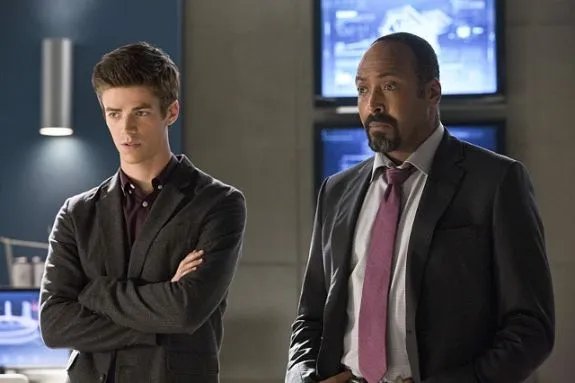Barry (Grant Gustin) und Joe (Jesse L. Martin) in %26bdquo;Things You Can%26#039;t Outrun%26ldquo; &copy; The CW
