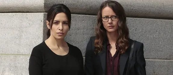 Traumduo: Shaw (Sarah Shahi) und Root (Amy Acker) &copy; CBS