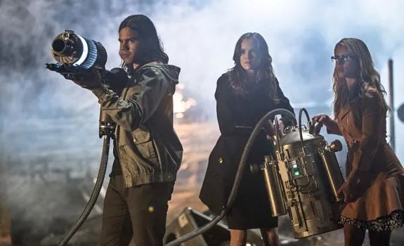 Team Flash samt Felicity greift zu den Waffen. © The CW