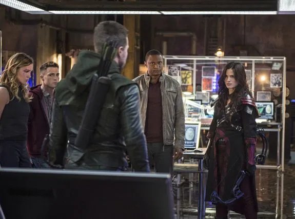 Szenenfoto aus der Episode %26bdquo;The Magician%26ldquo; der US-Serie %26bdquo;Arrow%26ldquo; &copy; The CW
