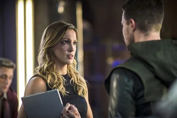 Szenenfoto aus der Episode %26bdquo;The Magician%26ldquo; der US-Serie %26bdquo;Arrow%26ldquo; &copy; The CW