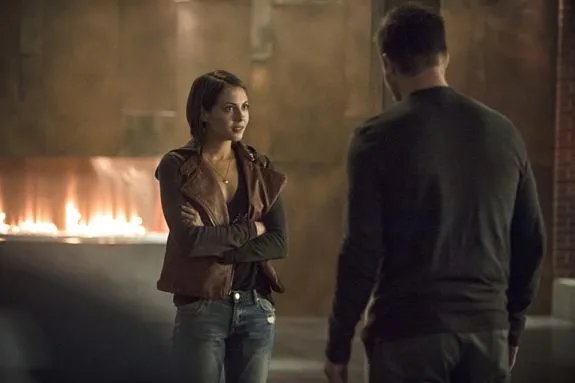 Szenenfoto aus der Episode %26bdquo;Secret Origin of Felicity Smoak%26ldquo; © The CW