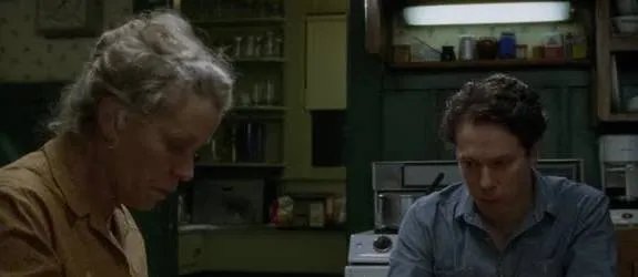 Frances McDormand als Olive und John Gallagher Jr. als Christopher Kitteridge &copy; HBO