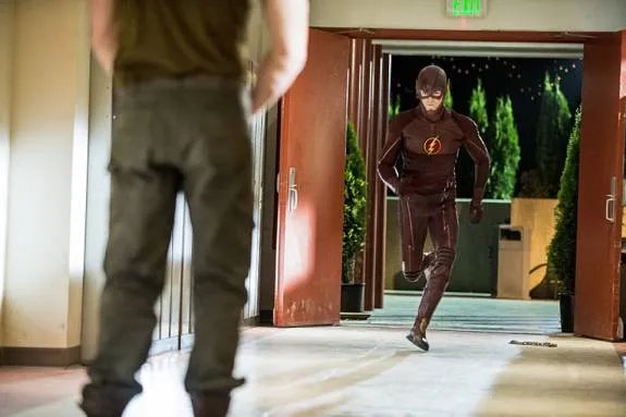 Barry (Grant Gustin) bläst zum Angriff und nimmt gehörig Fahrt auf. &copy; The CW