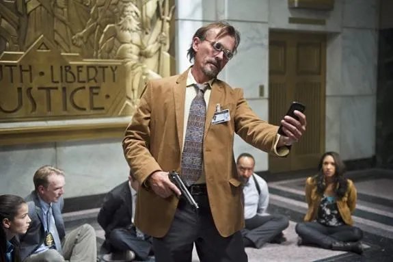 Der Clock King ist zurück: Robert Knepper in %26bdquo;Power Outage%26ldquo;. &copy; The CW