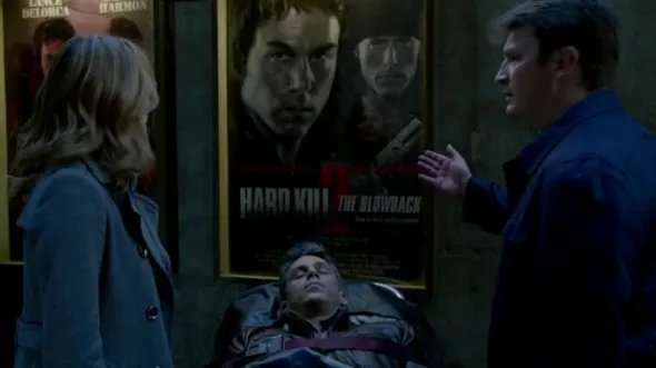 Castle (Nathan Fillion) erkennt den Actionhelden. &copy; ABC