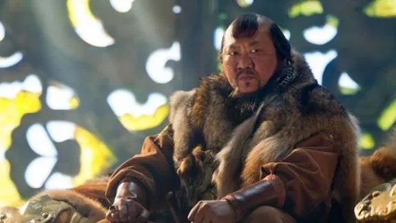 Benedict Wong als mächtiger Kublai Khan in %26bdquo;Marco Polo%26ldquo;. &copy; Netflix