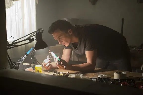 Nachwuchs-Jack-Bauer Quinn (Rupert Friend) beim Bombenbau. &copy; Showtime