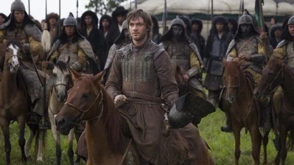 Auf ins Gefecht: Marco Polo (Lorenzo Richelmy) mit den Soldaten des Khans auf dem Schlachtfeld © Netflix