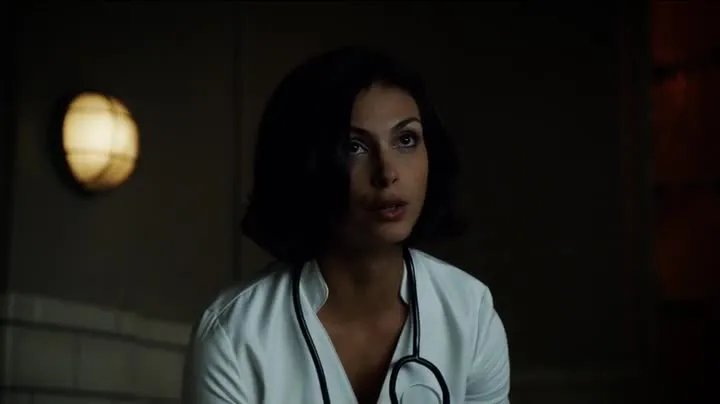 Morena Baccarin als Dr. Leslie Thompkins in %26bdquo;Gotham%26ldquo; &copy; FOX
